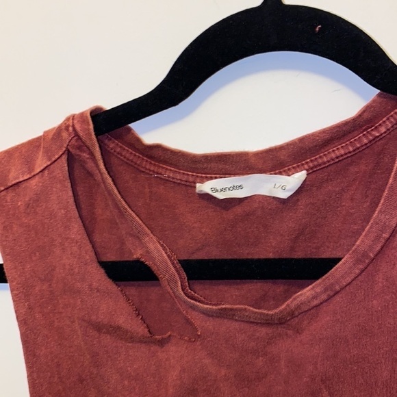 Bluenotes burgundy distressed Sleeveless top L - Picture 2 of 7